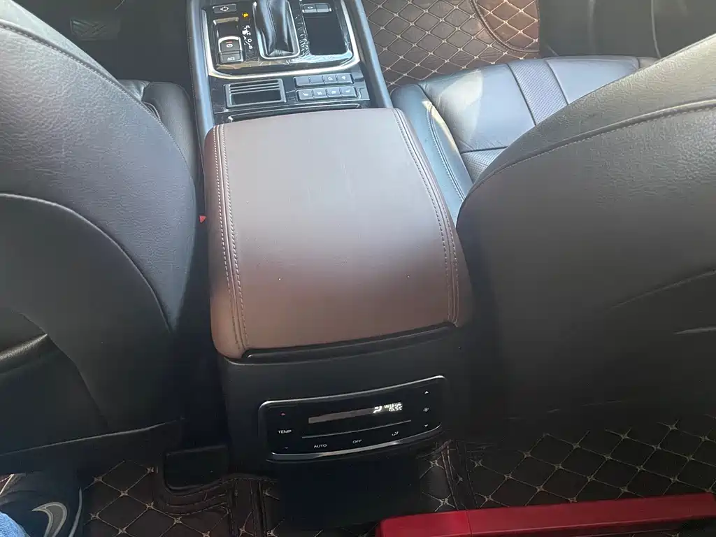GAC Motor Trumpchi GS8 2018 — фото 8
