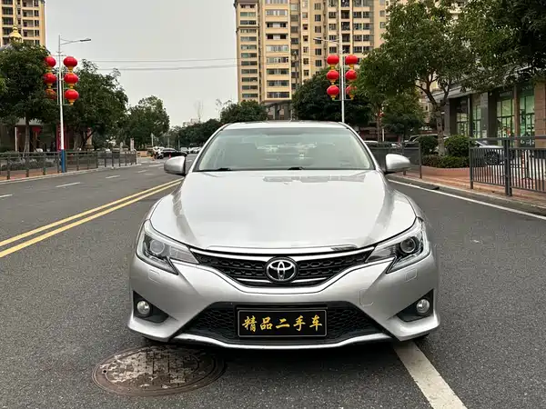 Toyota Reiz 2013
