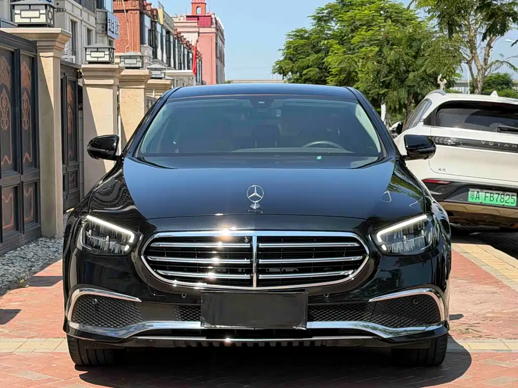 Mercedes-Benz E-Class 2022 — фото 2