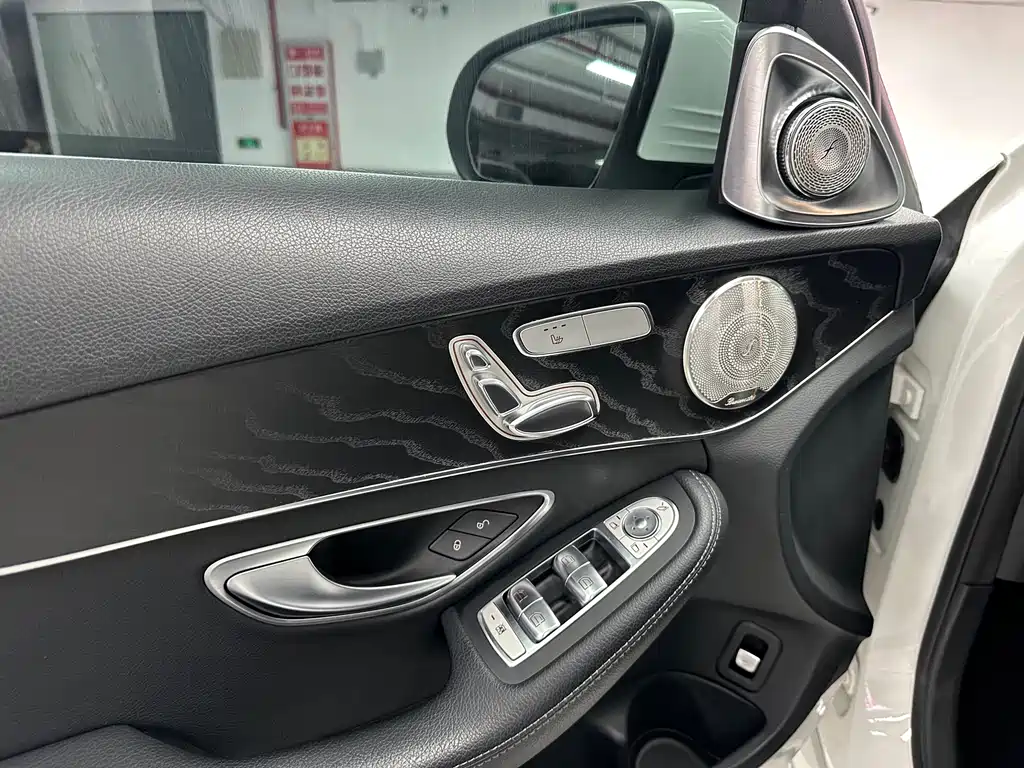 Mercedes-Benz C-Class 2020 — фото 23