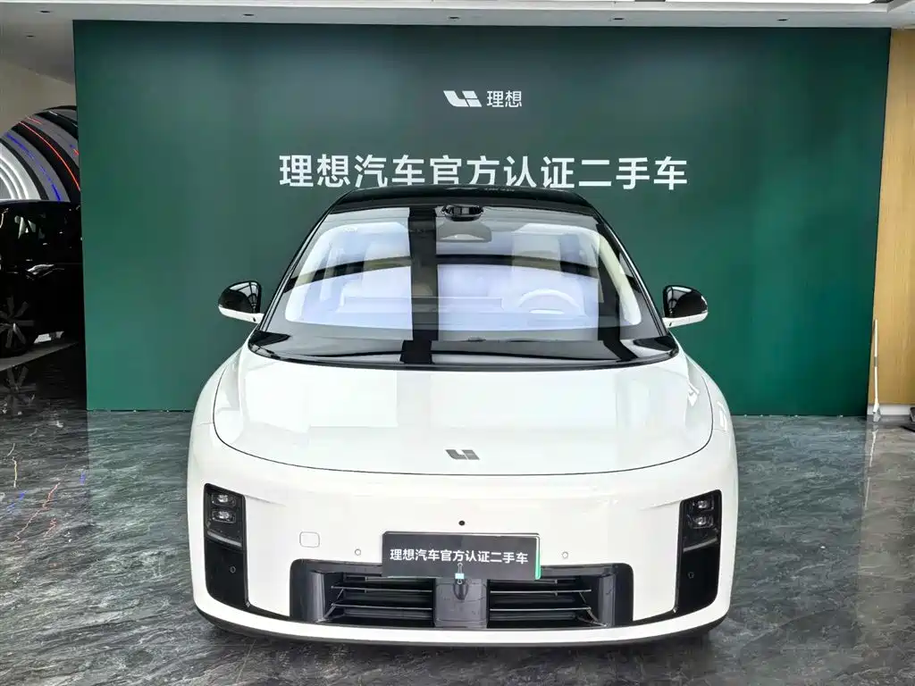 Li Auto i8 2025 — фото 2