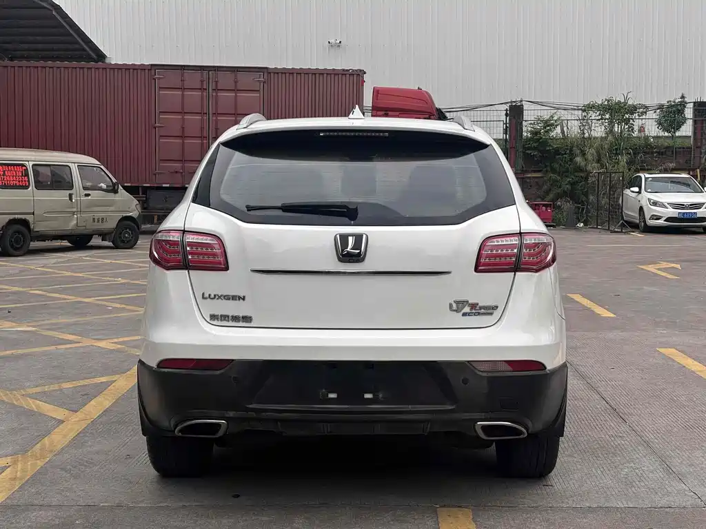 Luxgen Da7 SUV 2015 — фото 19