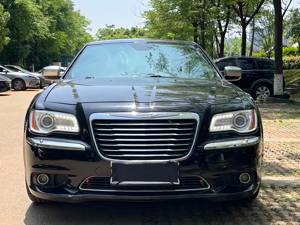 Chrysler 300C 2014 — фото 2