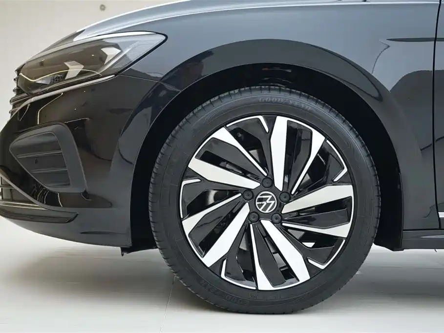 Volkswagen Passat 2024 — фото 15