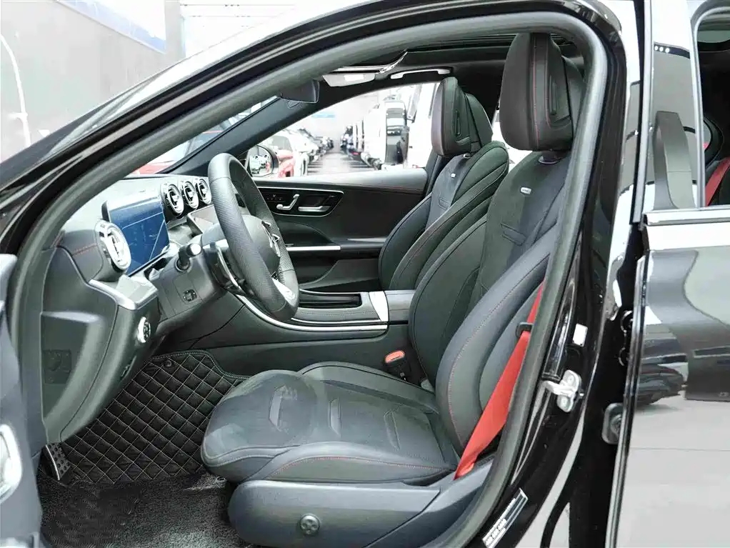 Mercedes-Benz C-Class AMG 2024 — фото 11
