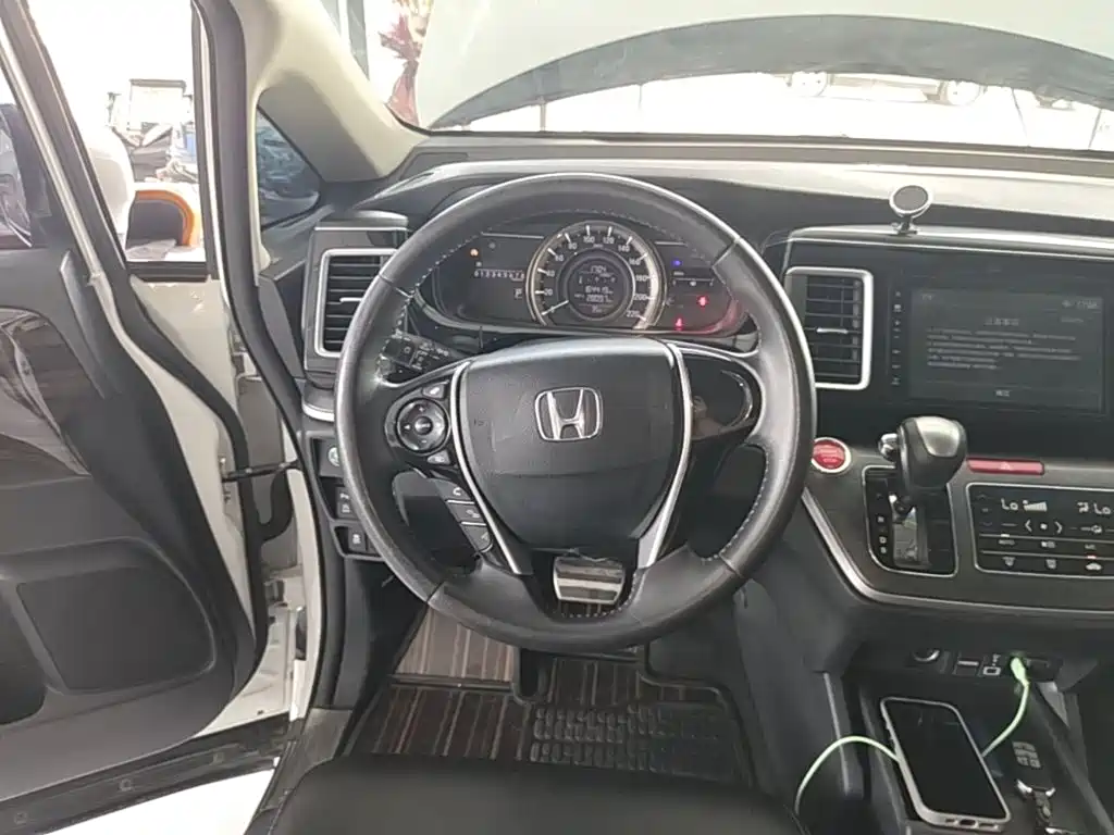 Honda Elysion 2019 — фото 11