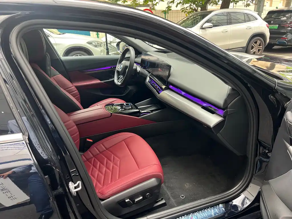 BMW i5 2025 — фото 12