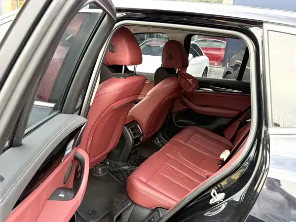 BMW iX3 2024