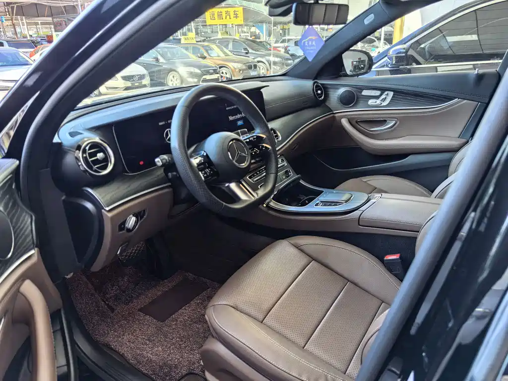 Mercedes-Benz E-Class 2023 — фото 10