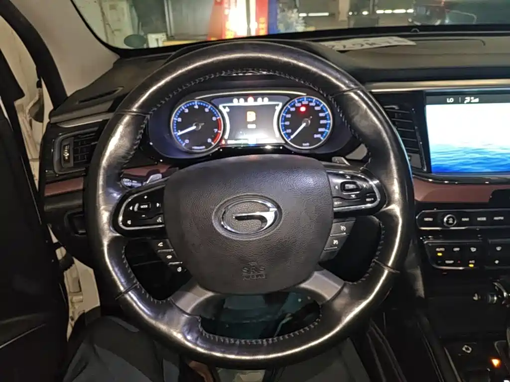 GAC Trumpchi GS8 2018 — фото 11