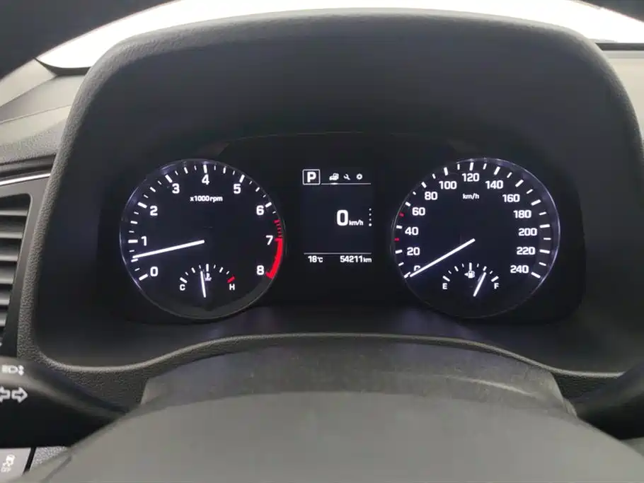 Hyundai Elantra 2018 — фото 14