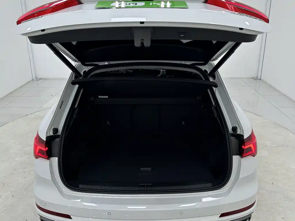 Audi Q3 2023 — фото 16