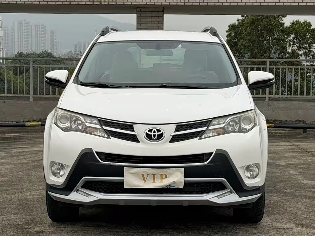 Toyota RAV4 2014 — фото 2