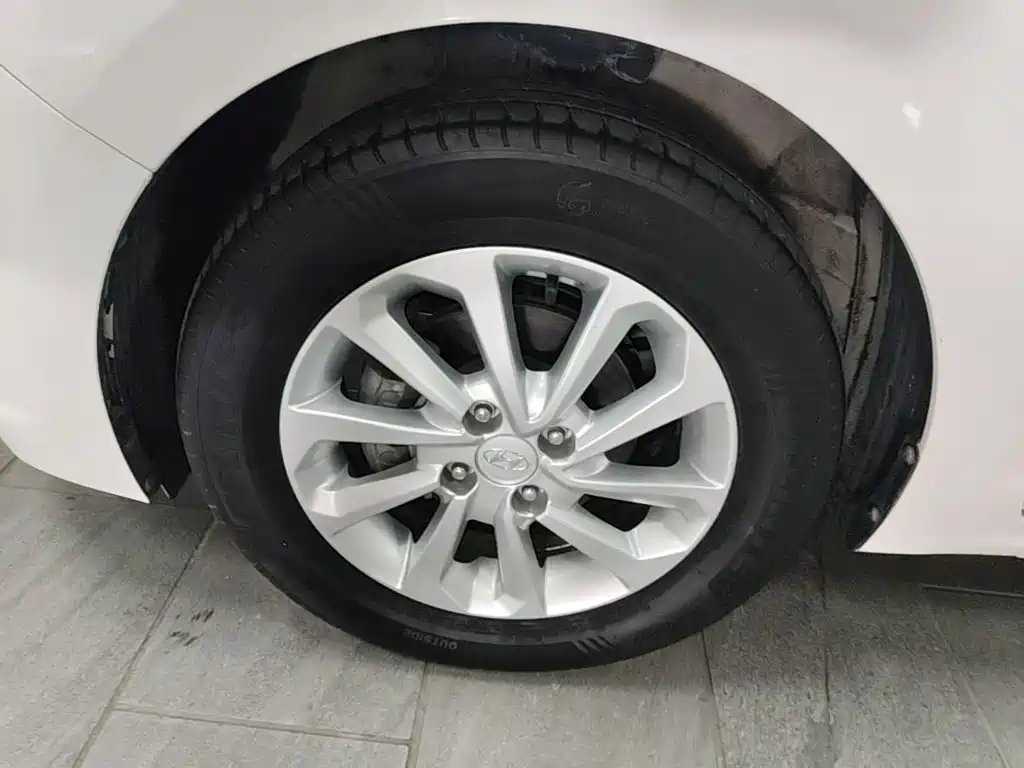 Hyundai Verna 2018 — фото 23