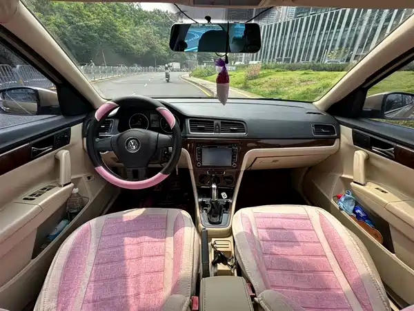 Volkswagen Lavida 2014