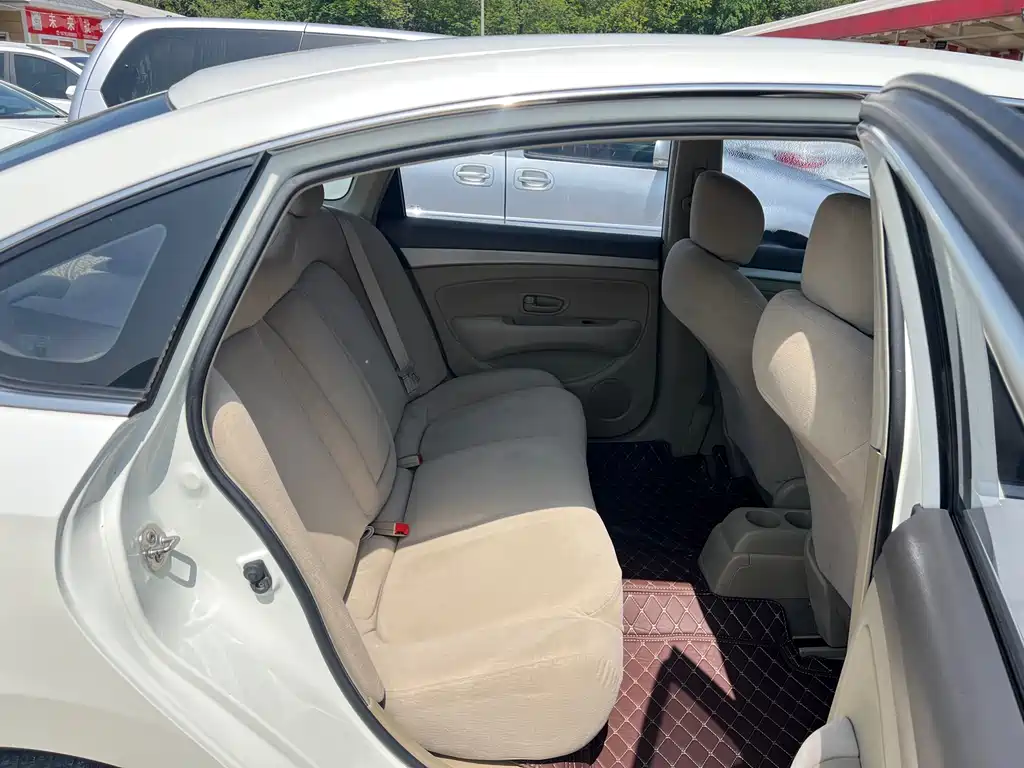Nissan Sylphy 2014 — фото 18
