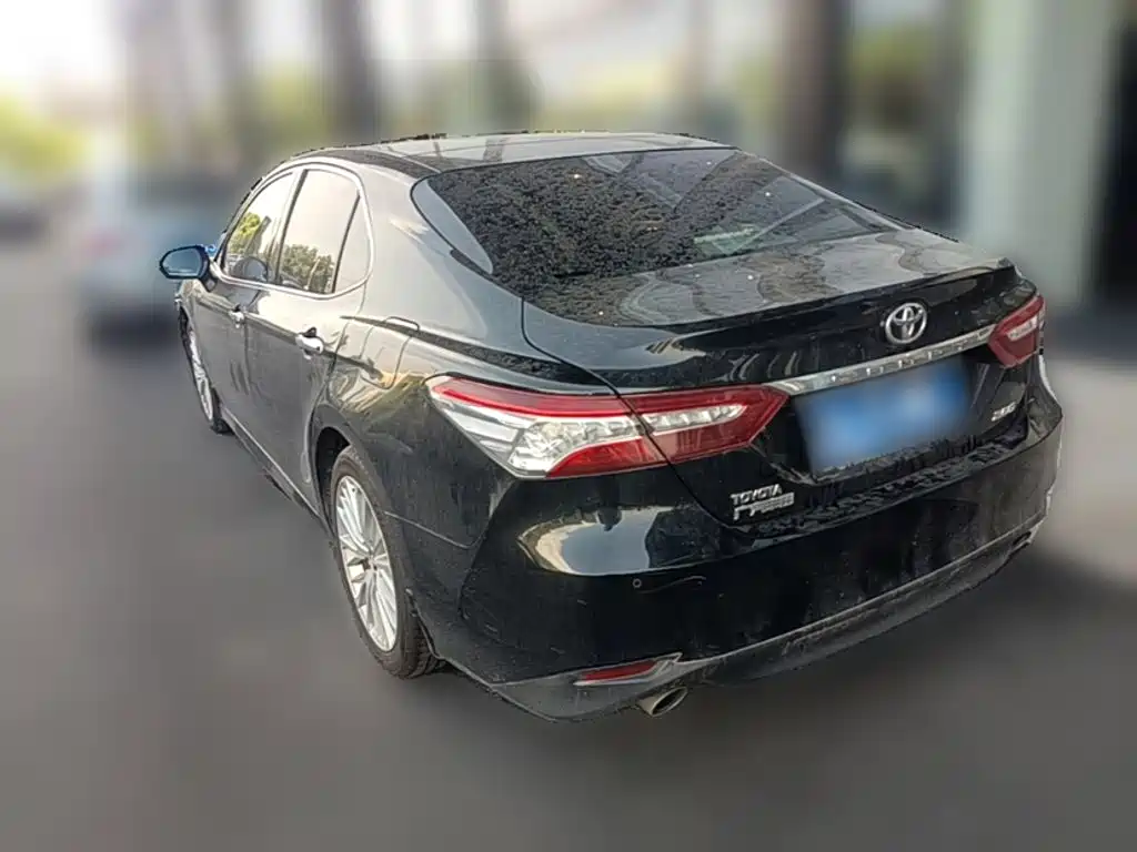 Toyota Camry 2018 — фото 15
