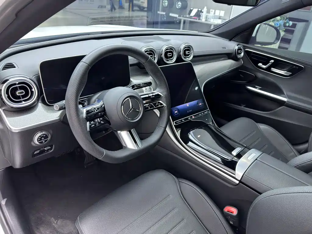 Mercedes-Benz C-Class 2024 — фото 12