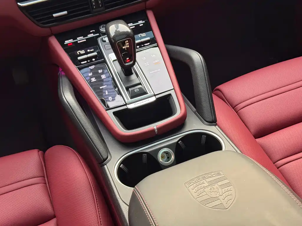 Porsche Cayenne 2020 — фото 20