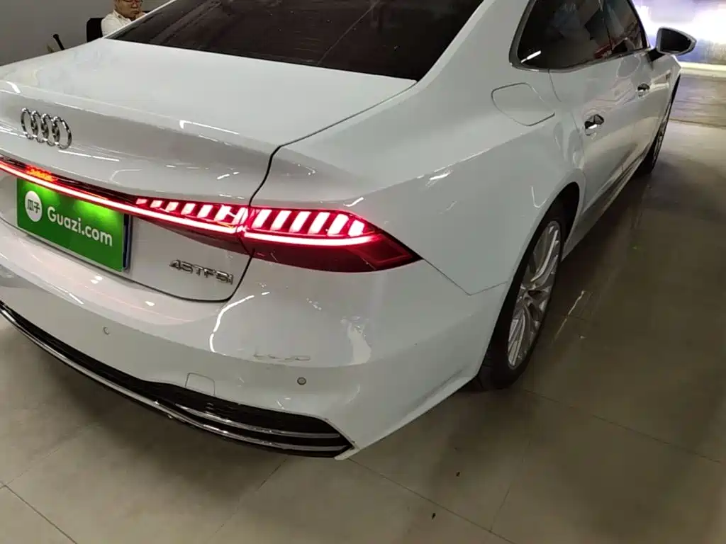 Audi A7L 2023 — фото 24