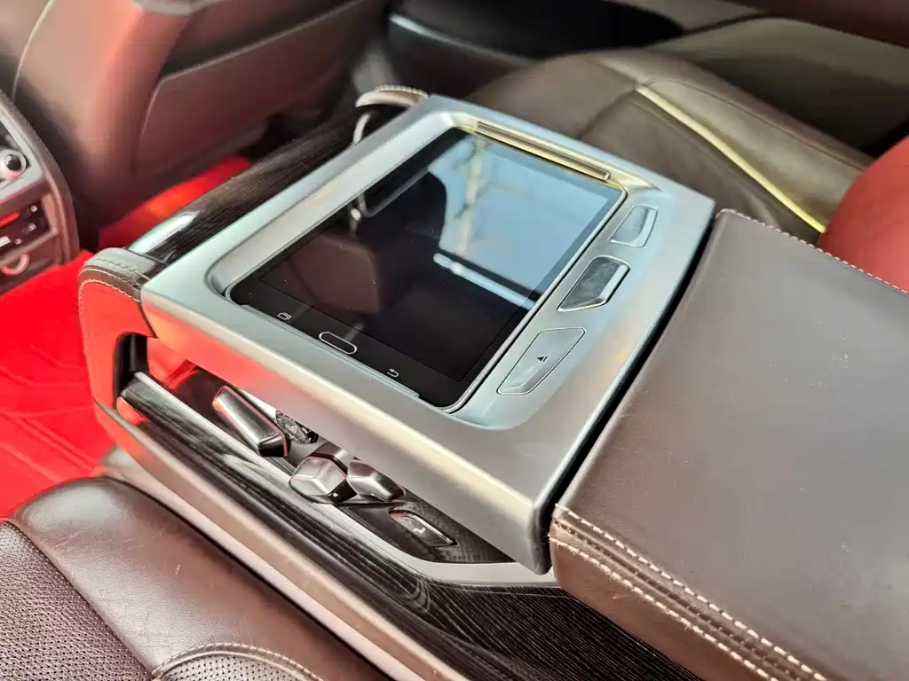 BMW 7 Series 2018 — фото 12