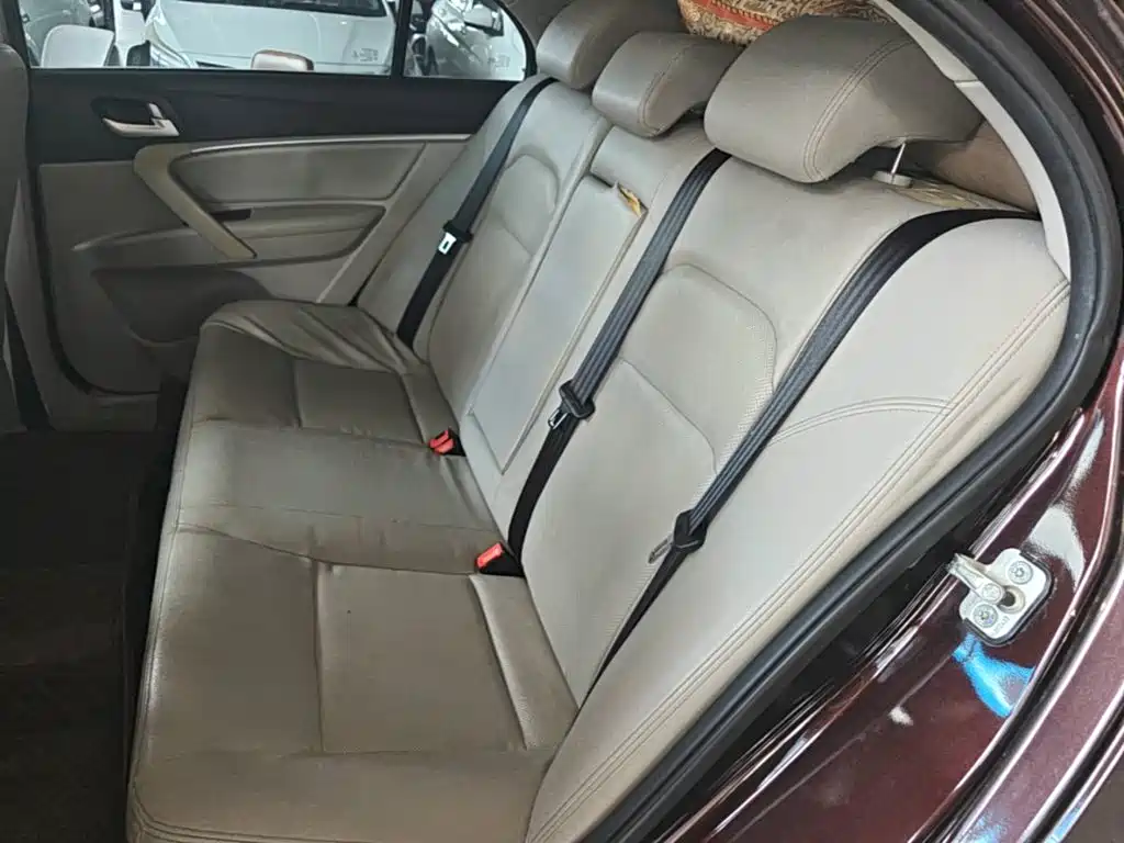 Geely Emgrand 2015 — фото 17