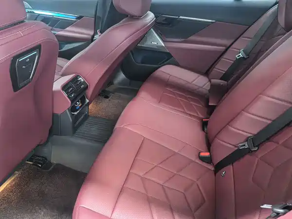 BMW 5 Series 2025