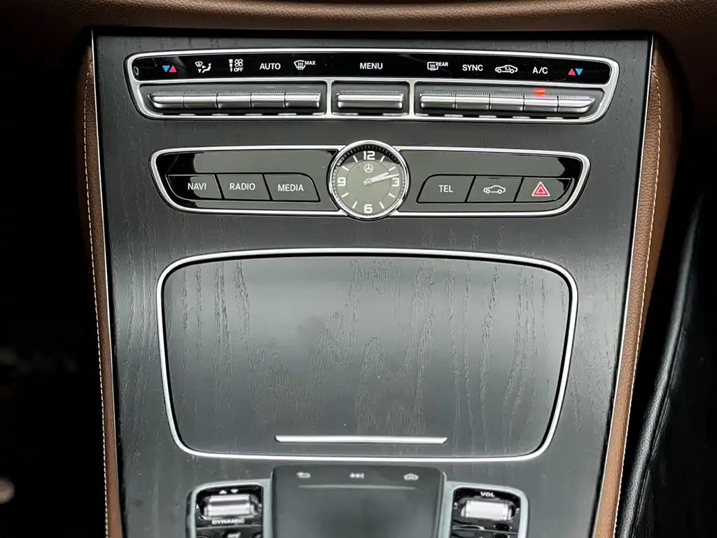 Mercedes-Benz E-Class 2020 — фото 9