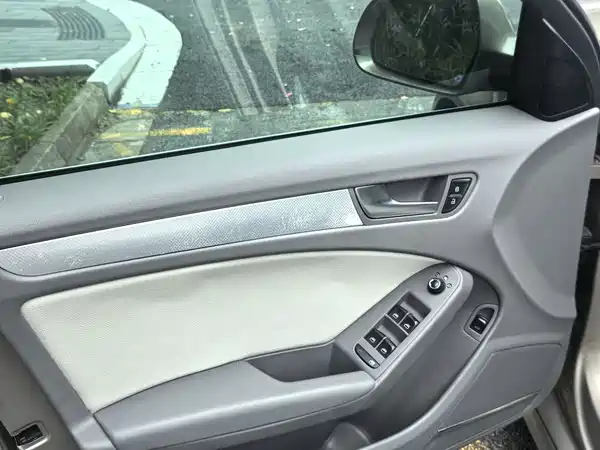 Audi A4L 2011