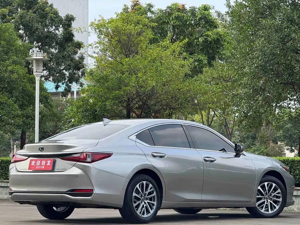 Lexus ES 2023 — фото 4