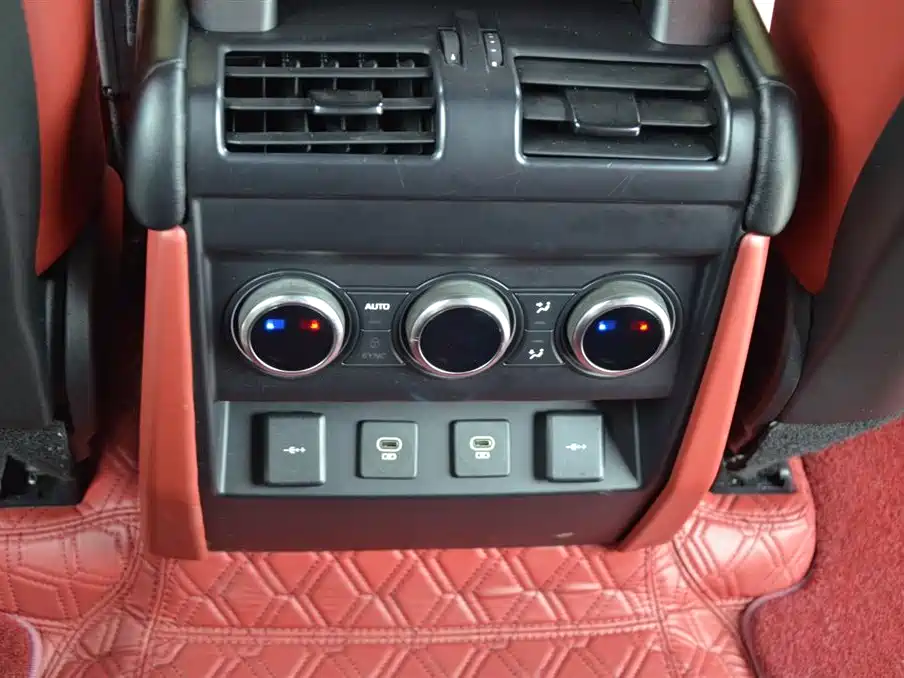 Land Rover Defender 2022 — фото 10