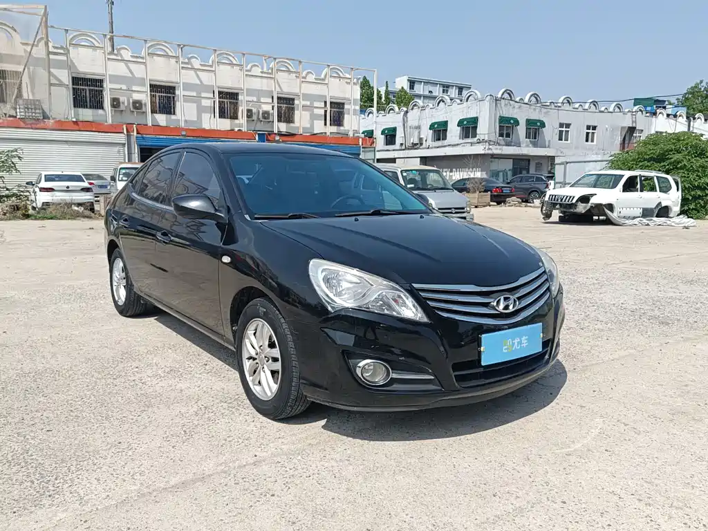 Hyundai Elantra 2015 — фото 3