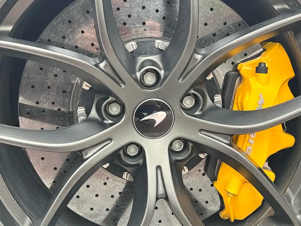 McLaren 720S 2021 — фото 17