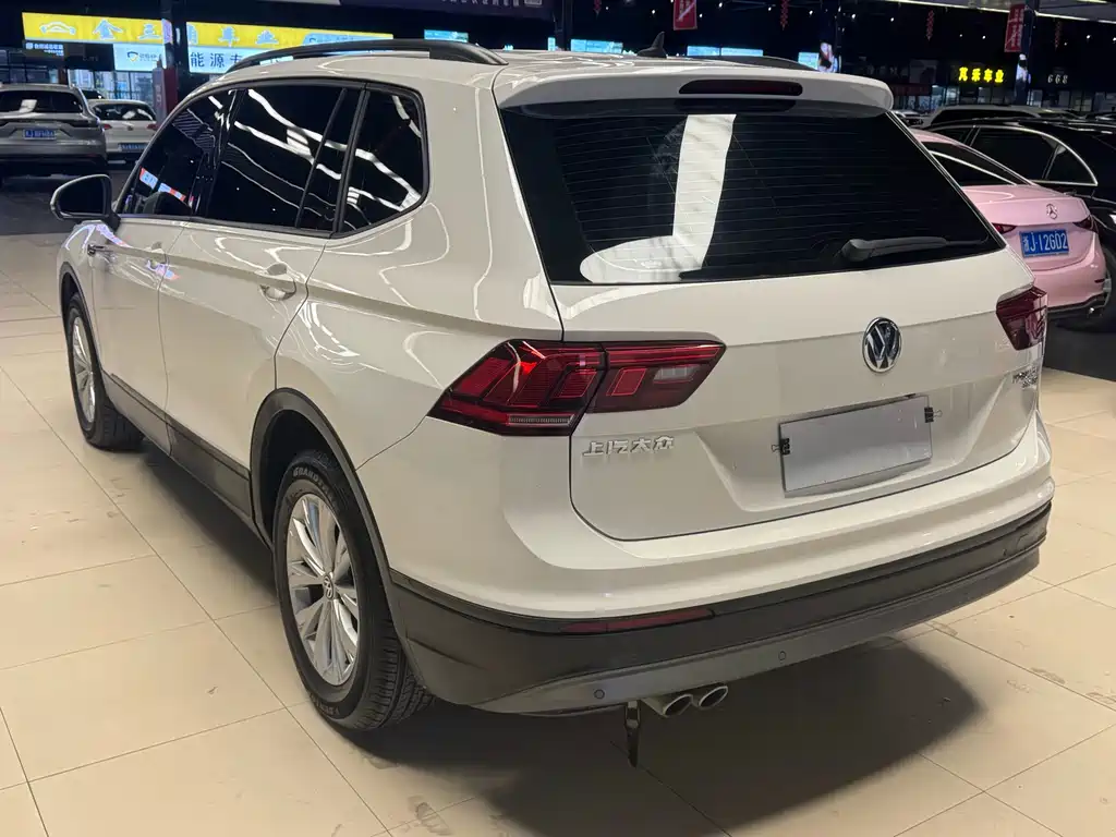 Volkswagen Tiguan L 2018 — фото 16