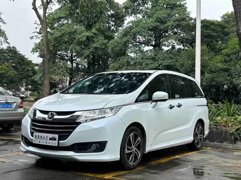 Honda Odyssey 2017 — фото 1