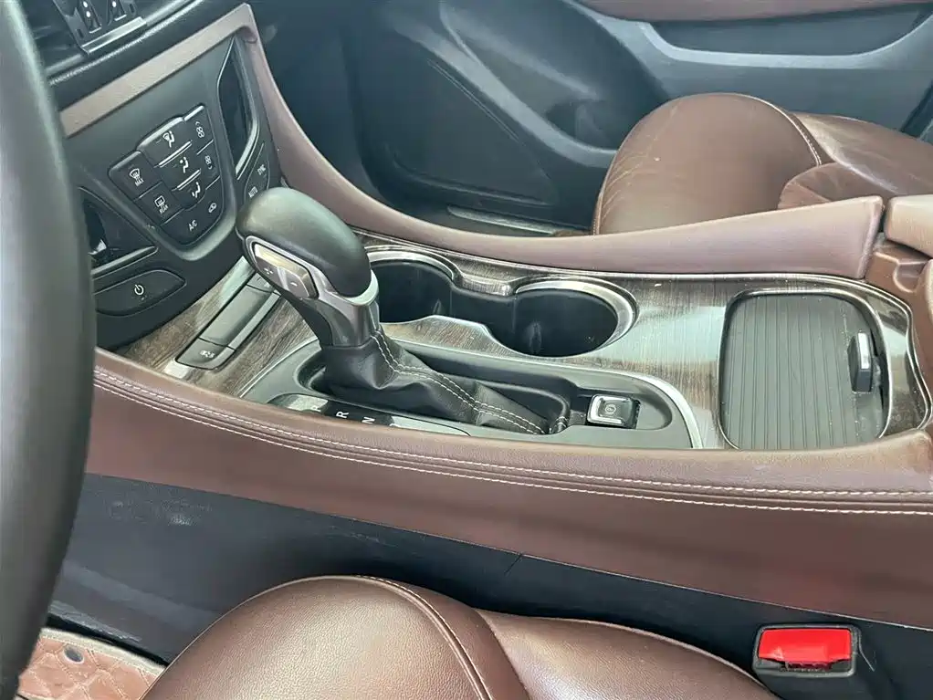Buick Envision Plus 2017 — фото 10