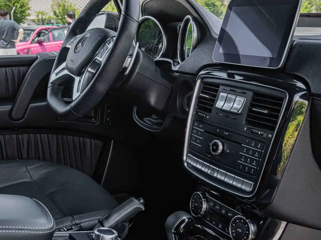 Mercedes-Benz G-Class 2018 — фото 16