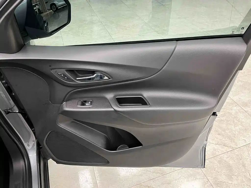 Chevrolet Equinox 2022 — фото 12