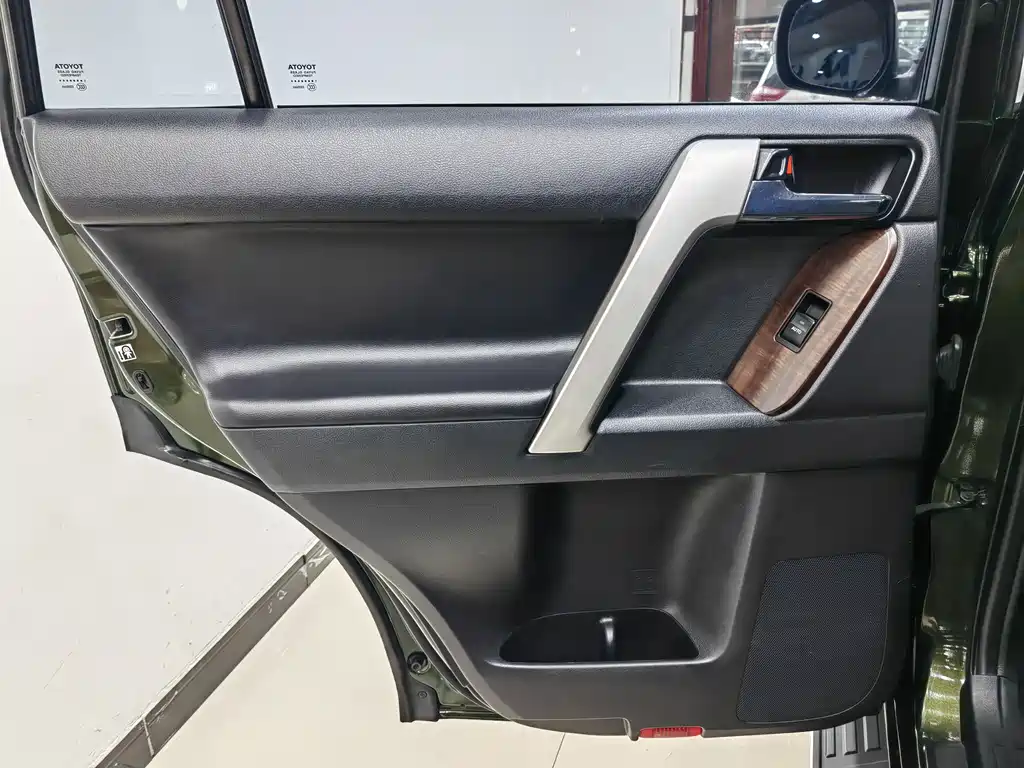 Toyota Prado 2016 — фото 17