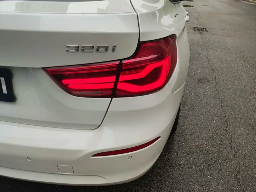 BMW 3 Series GT 2018 — фото 24