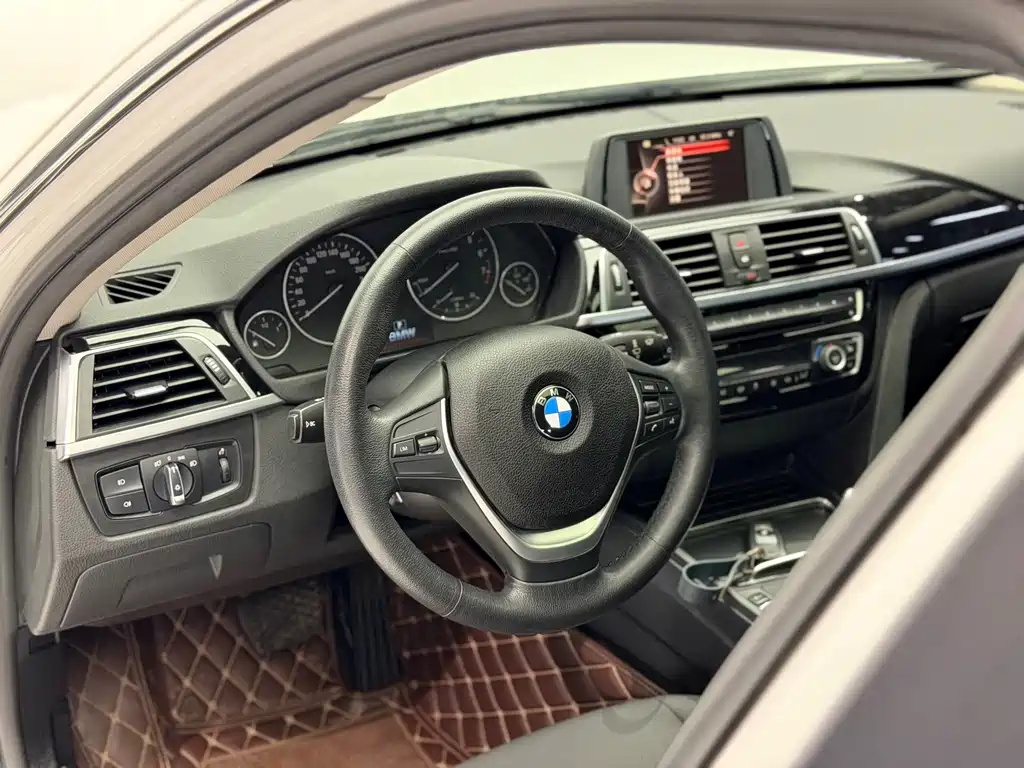 BMW 3 Series 2016 — фото 8