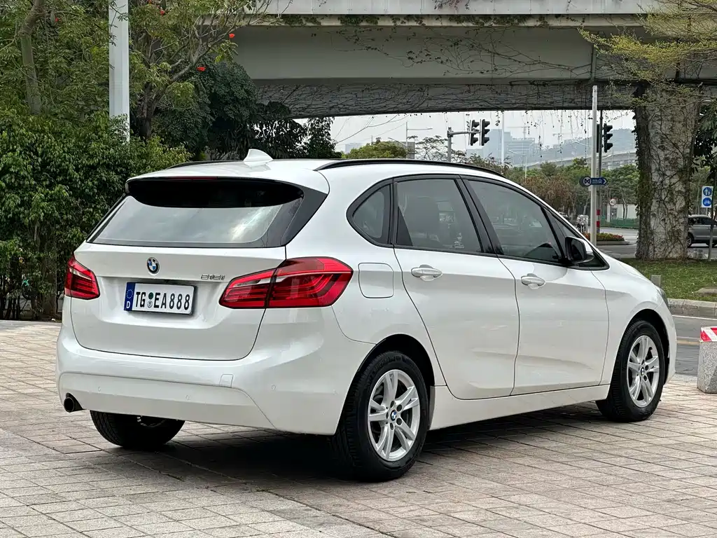 BMW 2 Series Active Tourer 2016 — фото 4