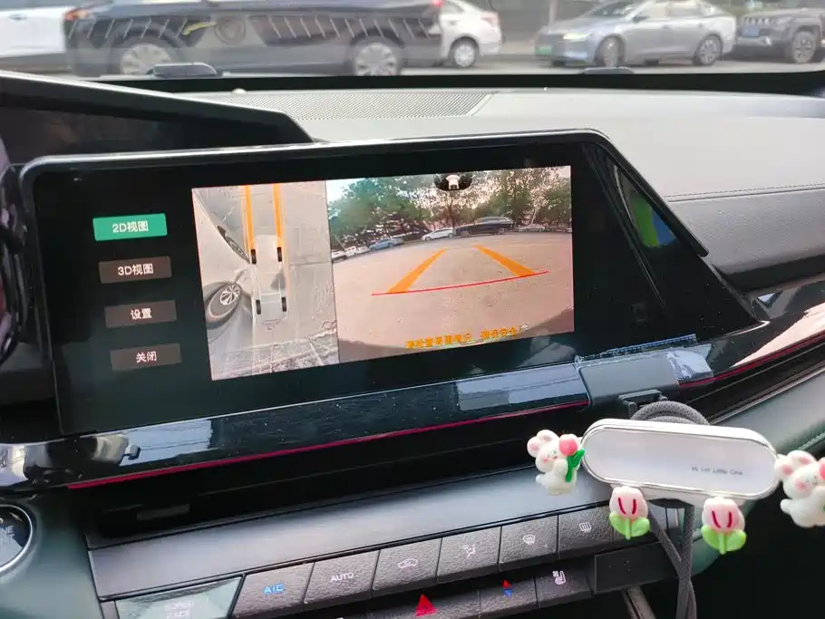 Changan UNI-V Smart Electric Idd 2024 — фото 13