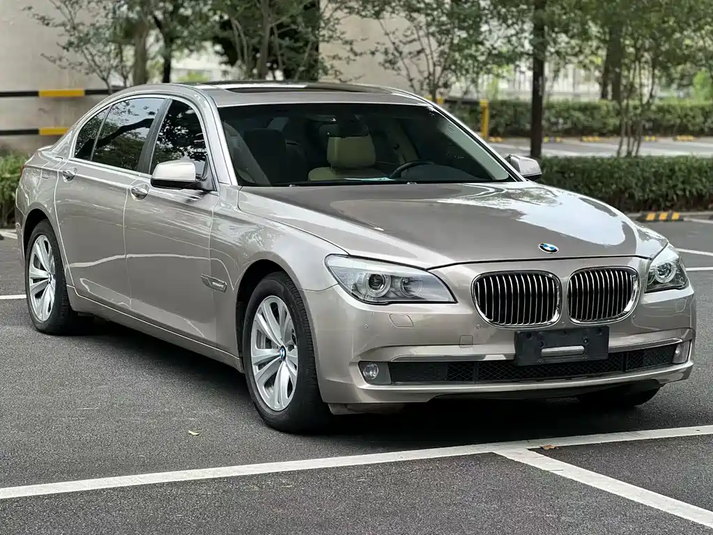 BMW 7 Series 2011 — фото 4