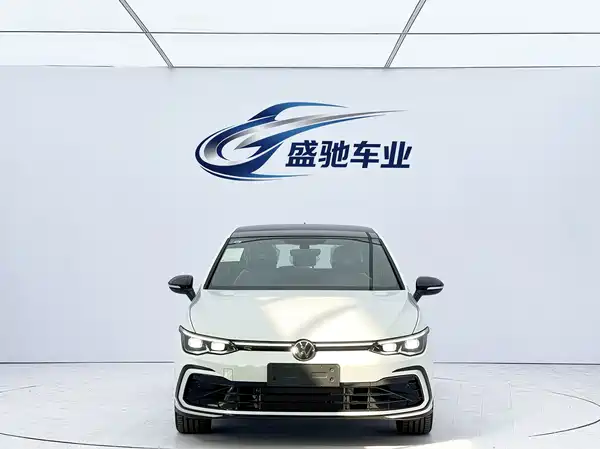 Volkswagen Golf 2024