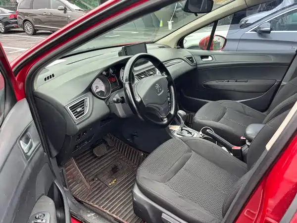 Peugeot 308 2015