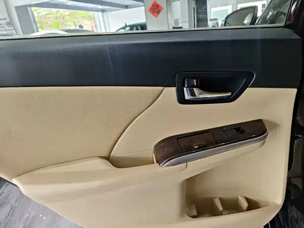 Toyota Camry 2015
