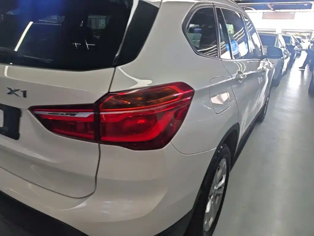BMW X1 2016 — фото 8