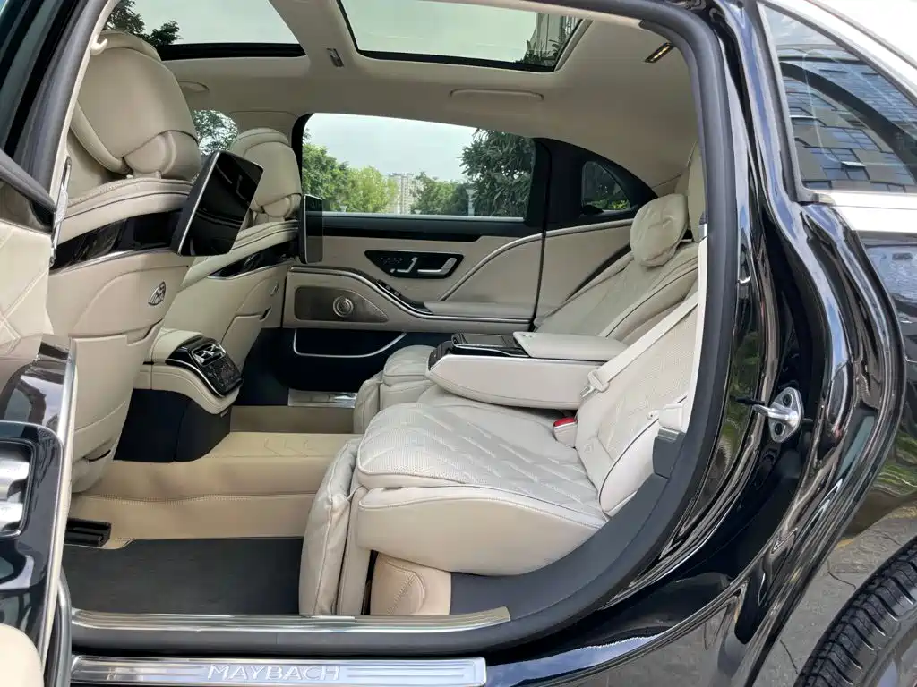 Mercedes-Benz Maybach S-Class 2022 — фото 13