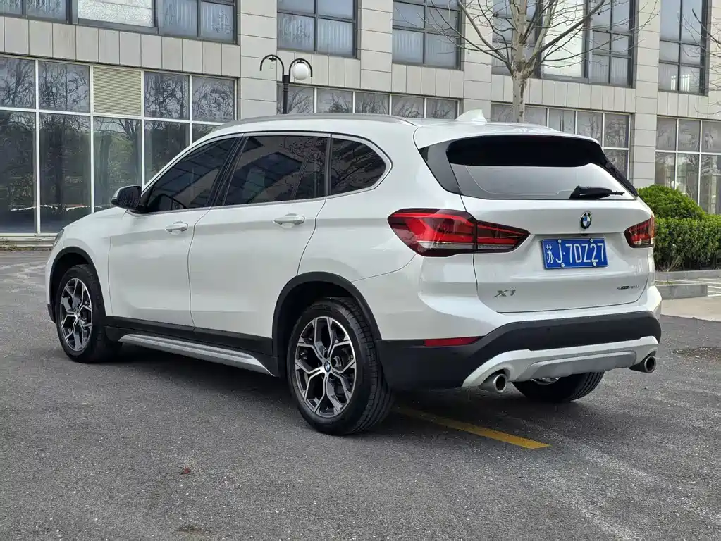 BMW X1 2022 — фото 3